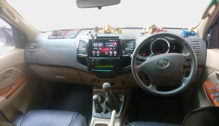 2010 Toyota Fortuner 3.0 4X4 MT, Diesel, Manual, 1,79,109 km, interior