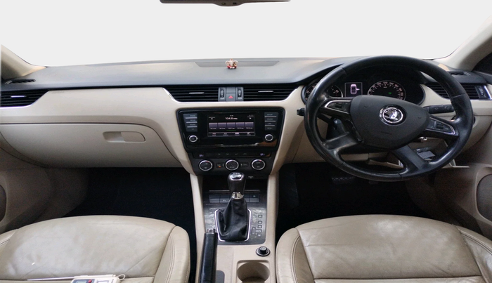 2014 Skoda Octavia ELEGANCE 1.8 TSI AT, Petrol, Automatic, 1,11,705 km, interior