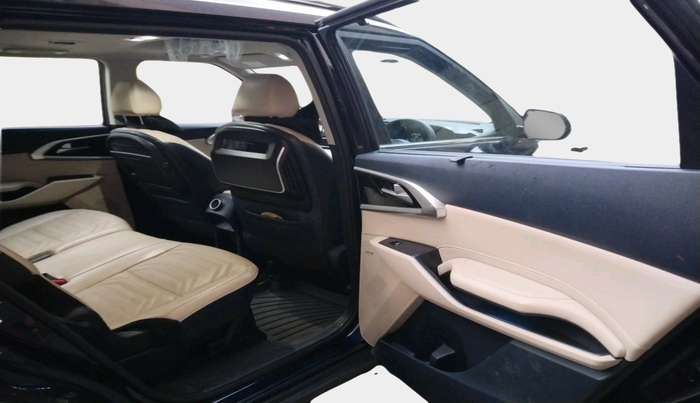 2022 KIA CARENS LUXURY PLUS 1.4 PETROL DCT 7 STR, Petrol, Automatic, 9,189 km, interior