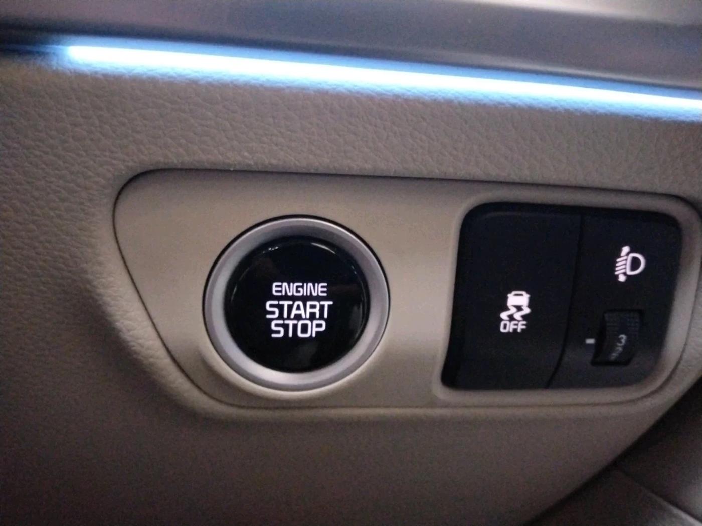 2022 KIA CARENS LUXURY PLUS 1.4 PETROL DCT 7 STR, Petrol, Automatic, 9,189 km, interior