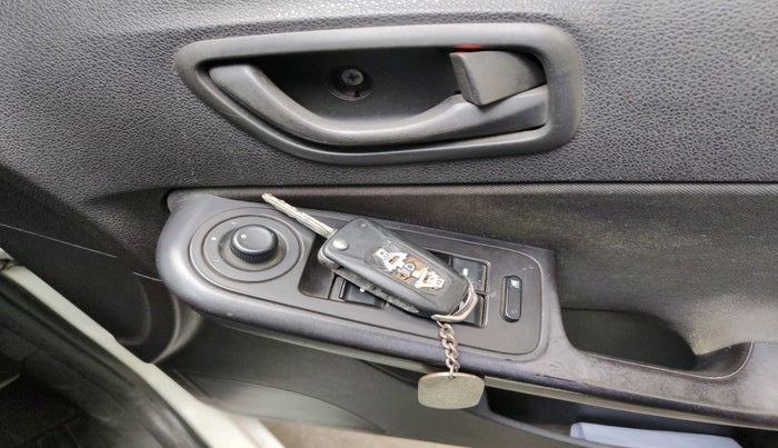 2015 Tata Zest XMS PETROL, Petrol, Manual, 80,104 km, interior