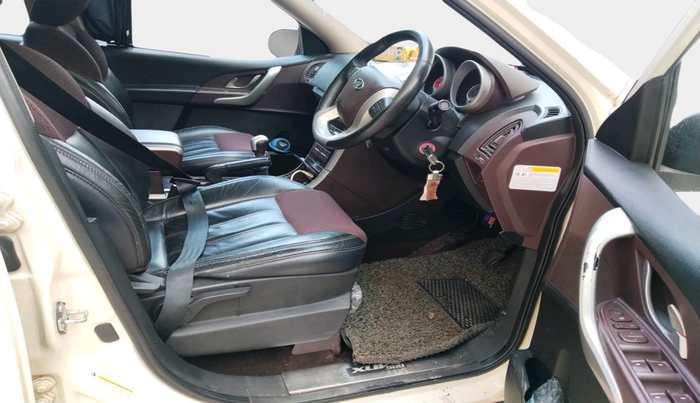 2014 Mahindra XUV500 W8, Diesel, Manual, 54,932 km, interior
