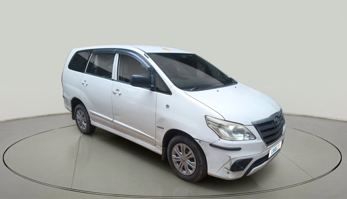 2015 Toyota Innova 2.5 GX 7 STR, Diesel, Manual, 1,11,891 km, exterior