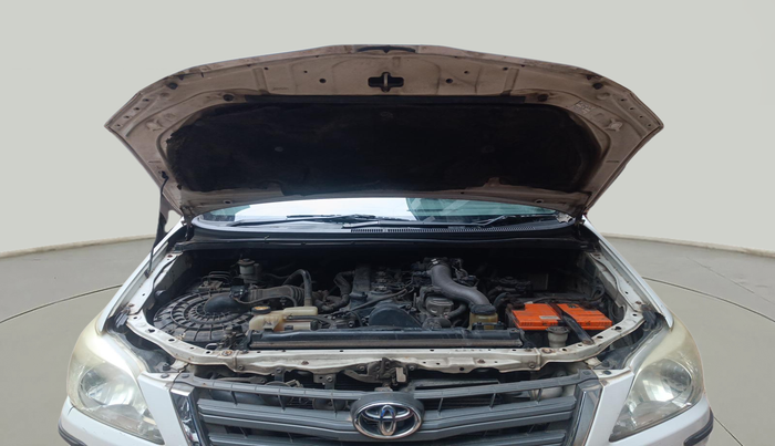 2015 Toyota Innova 2.5 GX 7 STR, Diesel, Manual, 1,11,891 km, exterior