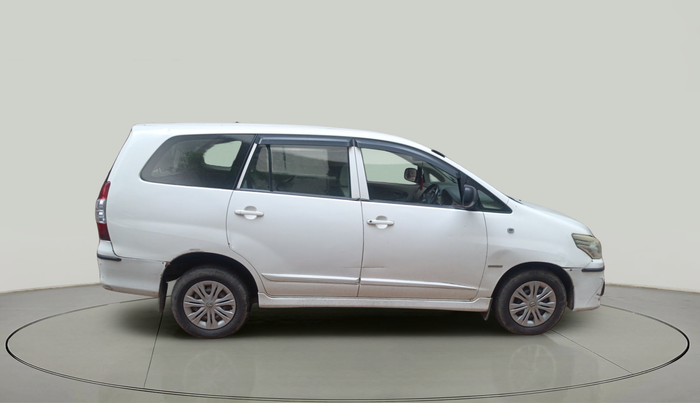 2015 Toyota Innova 2.5 GX 7 STR, Diesel, Manual, 1,11,891 km, exterior
