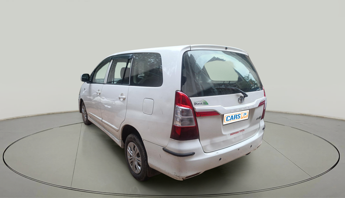 2015 Toyota Innova 2.5 GX 7 STR, Diesel, Manual, 1,11,891 km, exterior
