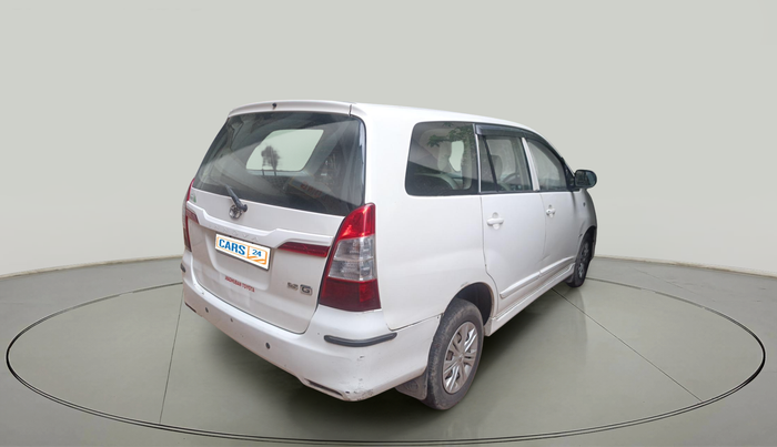 2015 Toyota Innova 2.5 GX 7 STR, Diesel, Manual, 1,11,891 km, exterior