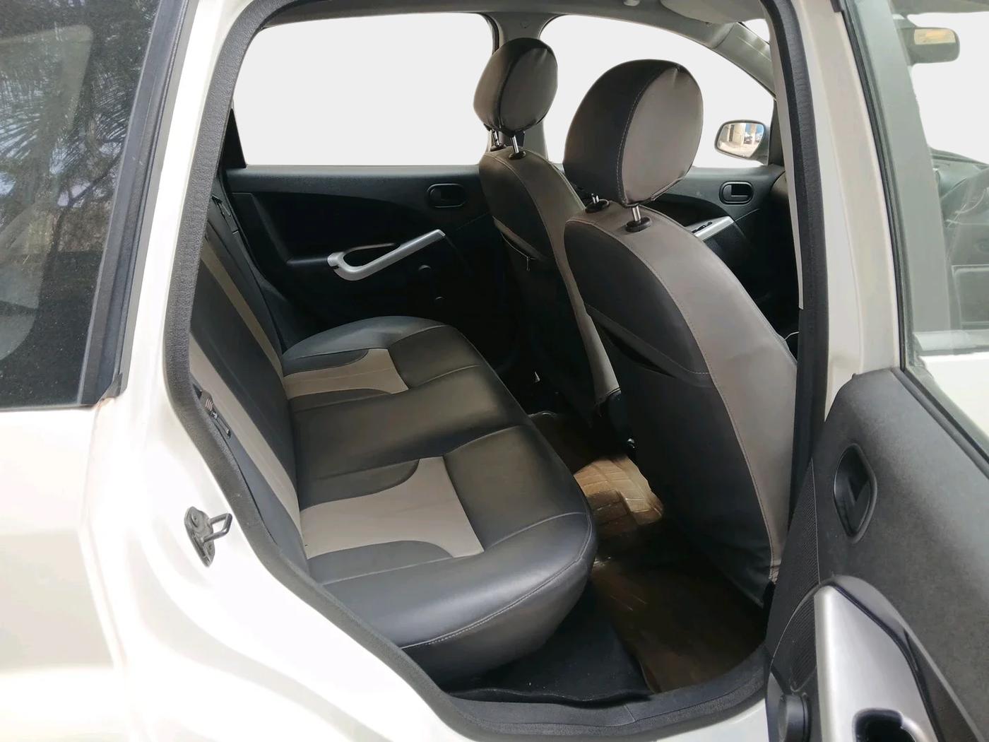 2011 Ford Figo ZXI 1.2 PETROL, Petrol, Manual, 70,661 km, interior