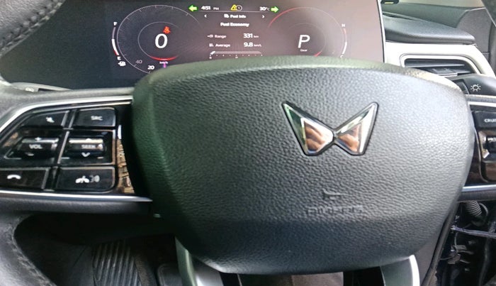 2021 Mahindra XUV700 AX 7 P AT 7 STR, Petrol, Automatic, 83,938 km, interior