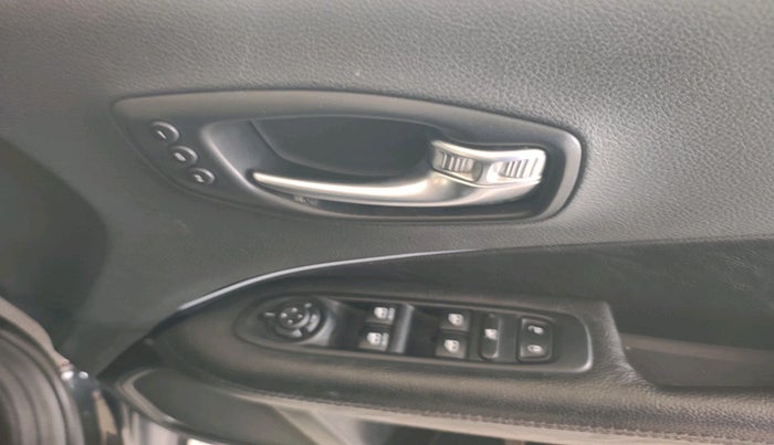 2018 Jeep Compass LIMITED PLUS PETROL AT, Petrol, Automatic, 36,872 km, interior