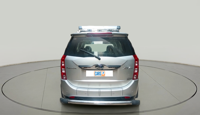 2017 Mahindra XUV500 W10 AT, Diesel, Automatic, 83,937 km, exterior