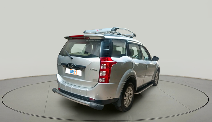 2017 Mahindra XUV500 W10 AT, Diesel, Automatic, 83,937 km, exterior