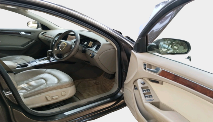 2011 Audi A4 2.0 TDI, Diesel, Automatic, 1,35,566 km, interior