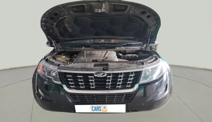 2018 Mahindra XUV500 W11 AT, Diesel, Automatic, 56,531 km, exterior