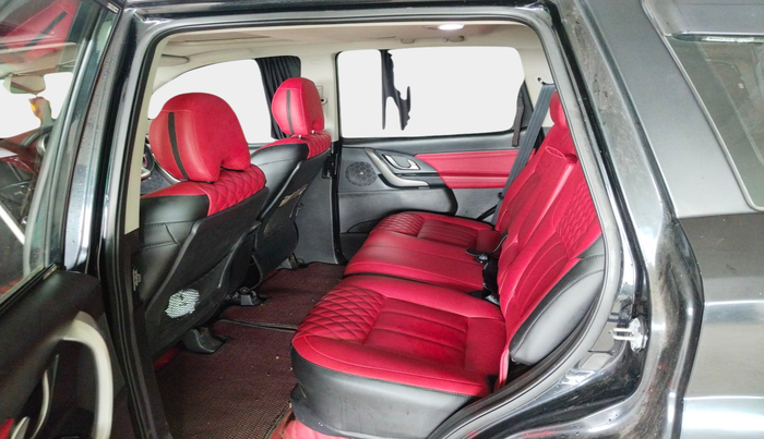 2018 Mahindra XUV500 W11 AT, Diesel, Automatic, 56,531 km, interior
