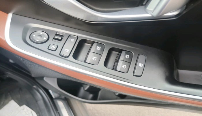 2023 Hyundai ALCAZAR PRESTIGE 1.5 TURBO PETROL MT 7STR, Petrol, Manual, 7,562 km, interior