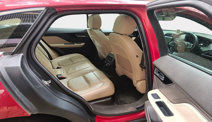 2018 Jaguar F- PACE PRESTIGE 2.0 DIESEL, Diesel, Automatic, 1,16,783 km, interior