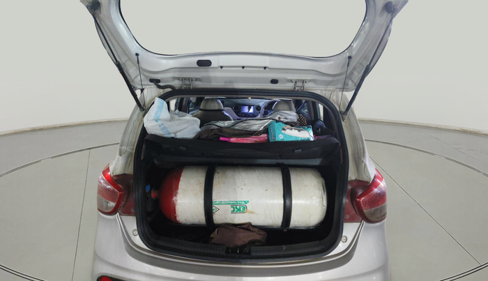 2017 Hyundai Grand i10 SPORTZ (O) AT 1.2 KAPPA VTVT, Petrol, Automatic, 1,60,981 km, exterior