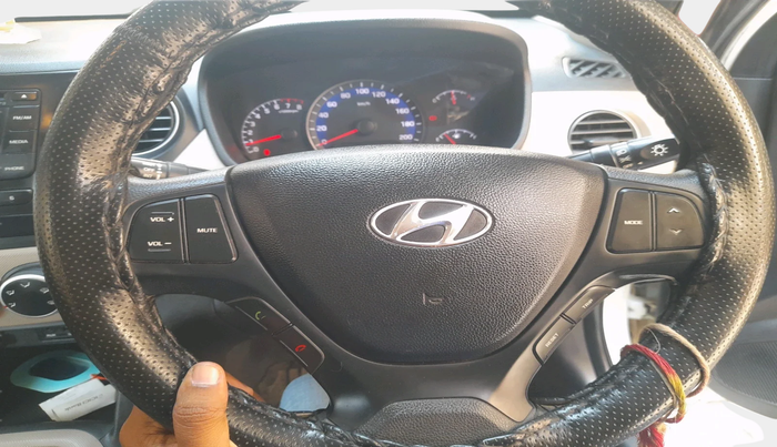 2015 Hyundai Grand i10 SPORTZ 1.2 KAPPA VTVT, Petrol, Manual, 42,370 km, interior