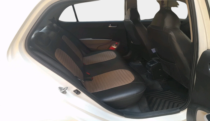 2015 Hyundai Grand i10 SPORTZ 1.2 KAPPA VTVT, Petrol, Manual, 42,370 km, interior