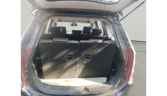 2014 Mahindra XUV500 W8, Diesel, Manual, 1,05,227 km, exterior