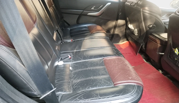 2014 Mahindra XUV500 W8, Diesel, Manual, 1,05,227 km, interior