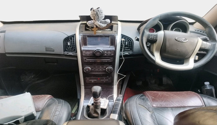 2014 Mahindra XUV500 W8, Diesel, Manual, 1,05,227 km, interior
