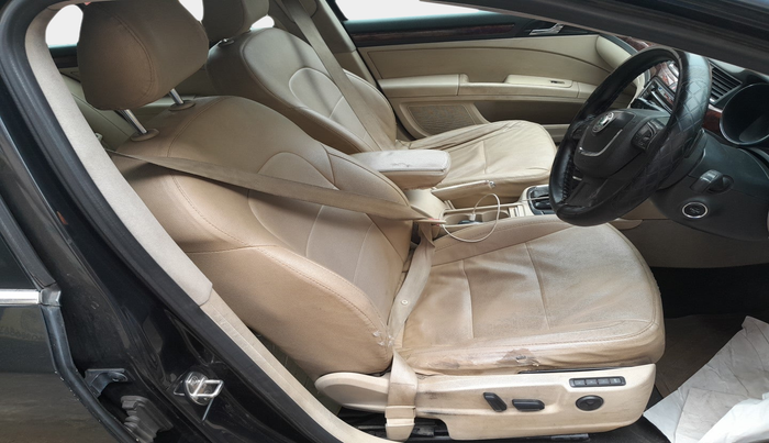 2012 Skoda Superb ELEGANCE 2.0 TDI CR AT, Diesel, Automatic, 1,09,739 km, interior