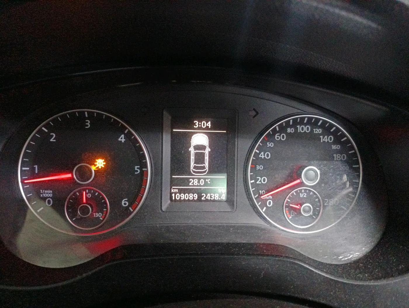 2011 Volkswagen Jetta COMFORTLINE 1.9 TDI AT, Diesel, Automatic, 1,09,089 km, interior