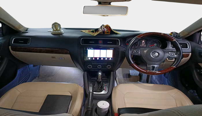 2011 Volkswagen Jetta COMFORTLINE 1.9 TDI AT, Diesel, Automatic, 1,09,089 km, interior