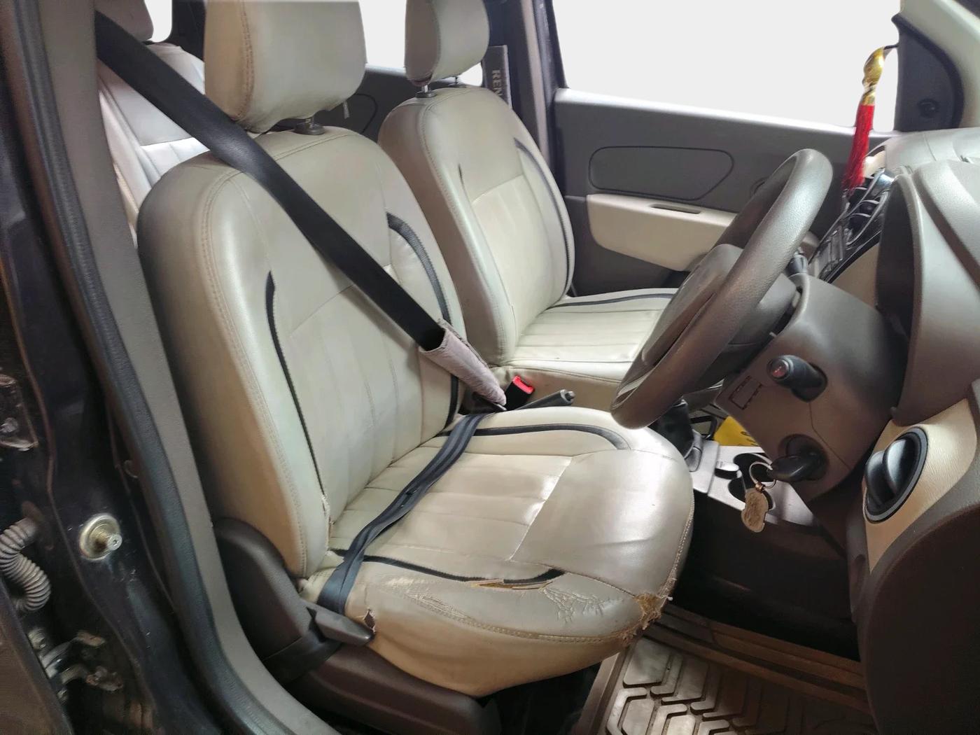 2015 Renault Lodgy 85 PS RXL STEPWAY 8 STR, Diesel, Manual, 1,25,900 km, interior