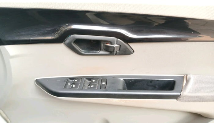 2016 Mahindra Kuv100 K6 PLUS D 5 STR, Diesel, Manual, 84,989 km, interior