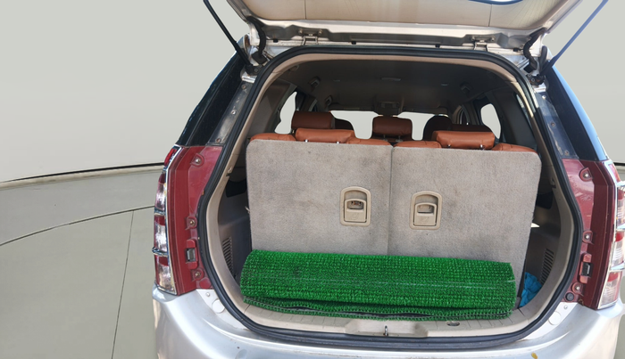 2016 Mahindra XUV500 W6, Diesel, Manual, 1,15,630 km, exterior