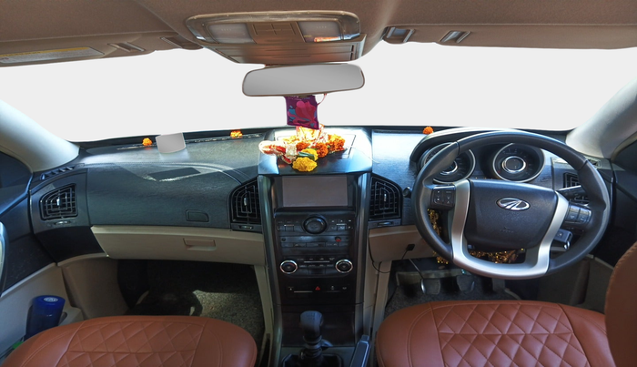2016 Mahindra XUV500 W6, Diesel, Manual, 1,15,630 km, interior