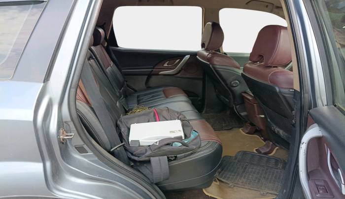 2013 Mahindra XUV500 W8, Diesel, Manual, 52,224 km, interior