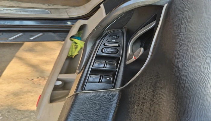 2015 Mahindra XUV500 W10, Diesel, Manual, 64,252 km, interior