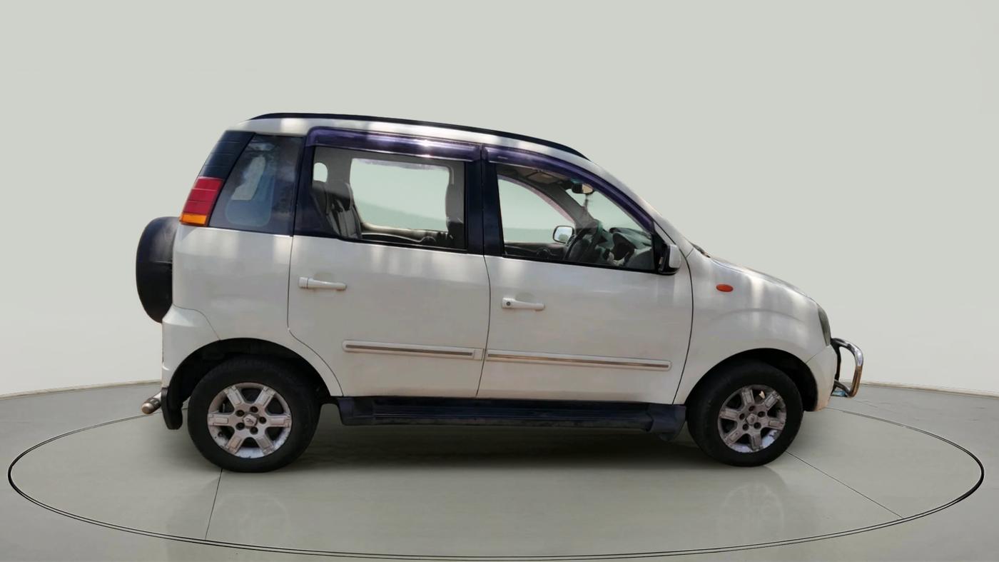 2014 Mahindra Quanto C8, Diesel, Manual, 99,002 km, exterior