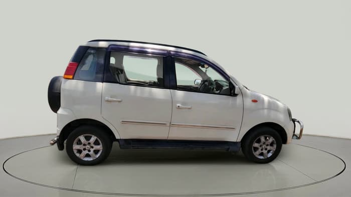 2014 Mahindra Quanto C8, Diesel, Manual, 99,002 km, exterior