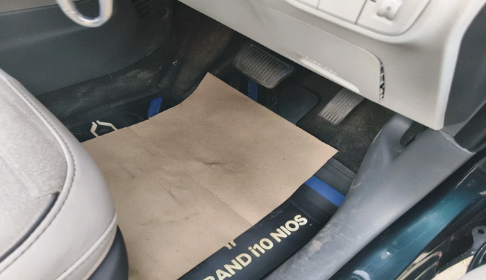 2023 Hyundai GRAND I10 NIOS SPORTZ AMT 1.2 KAPPA VTVT, Petrol, Automatic, 13,380 km, interior