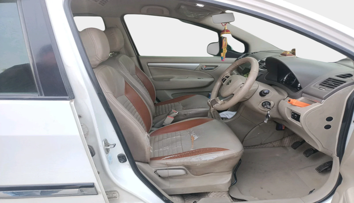 2017 Maruti Ertiga VXI CNG, Petrol, Manual, 1,30,690 km, interior