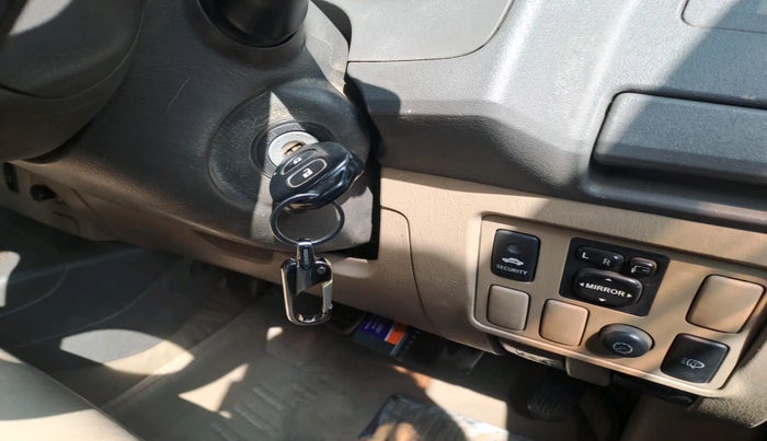 2013 Toyota Fortuner 3.0 4X2 MT, Diesel, Manual, 1,54,129 km, interior