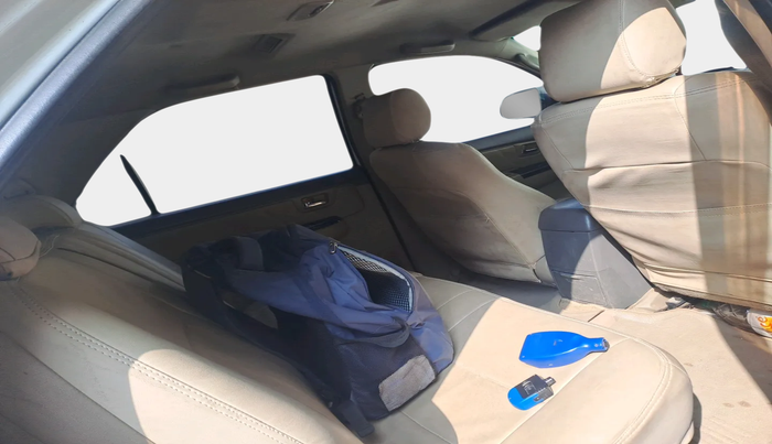 2013 Toyota Fortuner 3.0 4X2 MT, Diesel, Manual, 1,54,129 km, interior