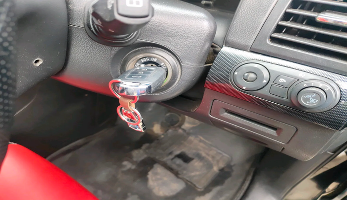 2011 Chevrolet Captiva XTREME, Diesel, Manual, 1,16,459 km, interior