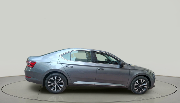 2022 Skoda Superb L&K 2.0 TSI AT, Petrol, Automatic, 10,387 km, exterior