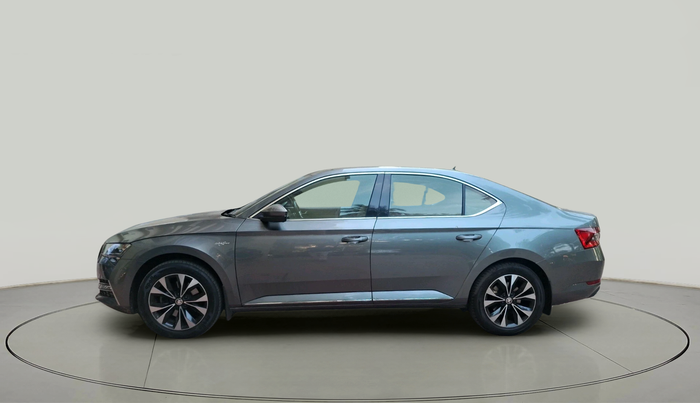 2022 Skoda Superb L&K 2.0 TSI AT, Petrol, Automatic, 10,387 km, exterior