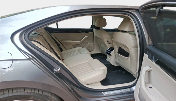 2022 Skoda Superb L&K 2.0 TSI AT, Petrol, Automatic, 10,387 km, interior