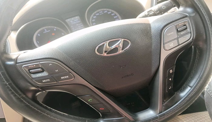 2014 Hyundai Santa Fe 2 WD AT, Diesel, Automatic, 1,09,918 km, interior