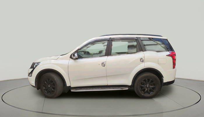 2017 Mahindra XUV500 W10 AT, Diesel, Automatic, 63,809 km, exterior