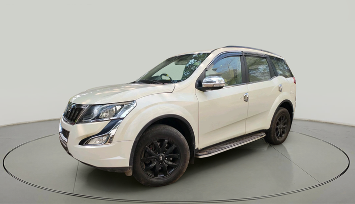2017 Mahindra XUV500 W10 AT, Diesel, Automatic, 63,809 km, exterior