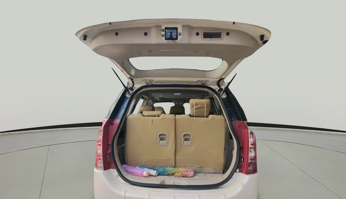 2017 Mahindra XUV500 W10 AT, Diesel, Automatic, 63,809 km, exterior